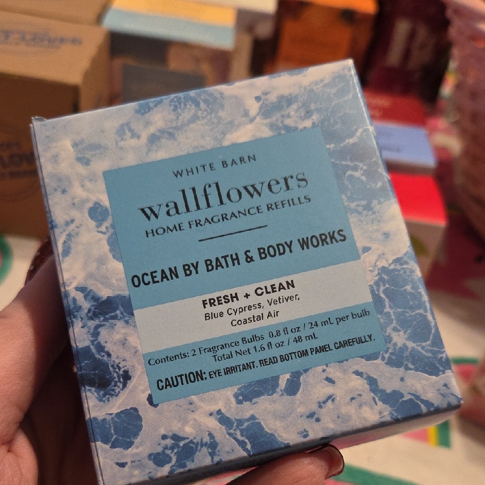 Nwt White Barn Ocean Wallflowers Refill - Blue and White
